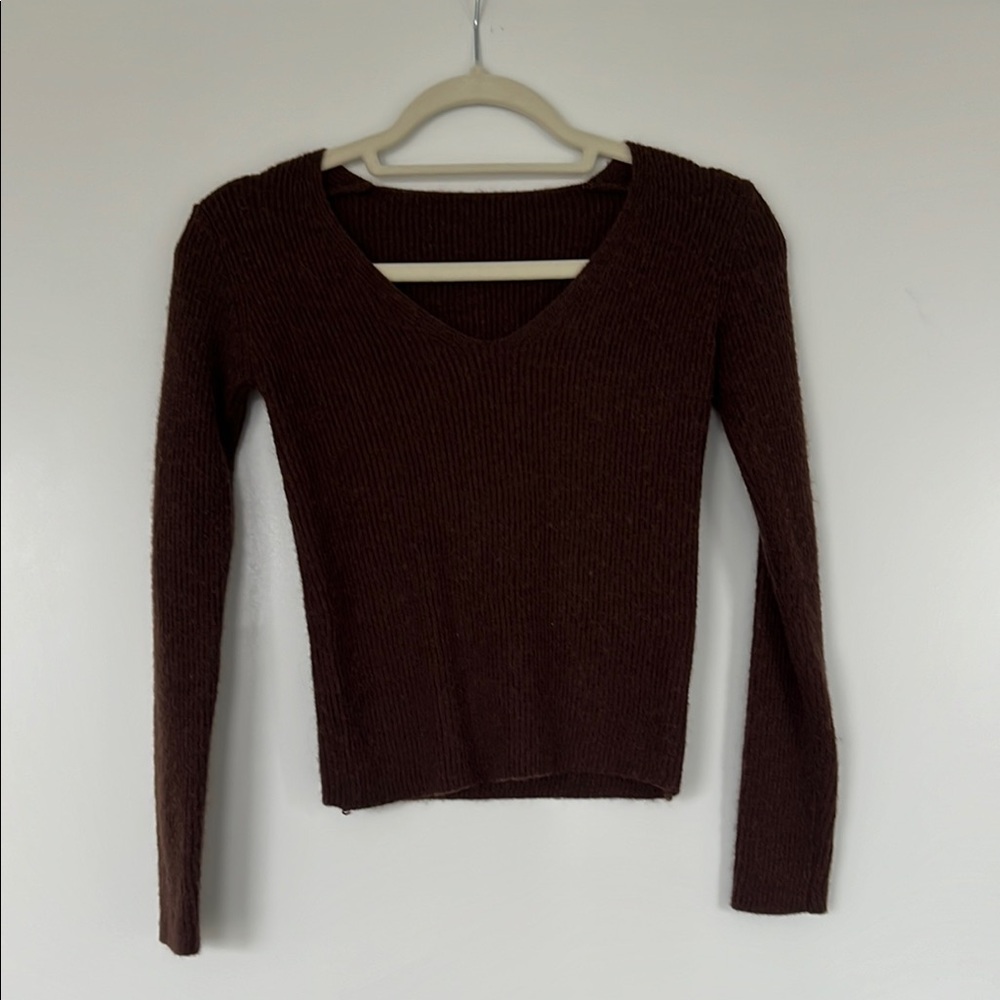 Brown V-Neck Ribbed Sweater
